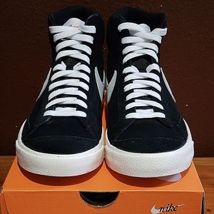 Nike Blazer Mid  77